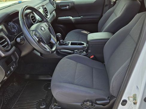 Used 2019 Toyota Tacoma TRD Sport AWD/4WD image 13