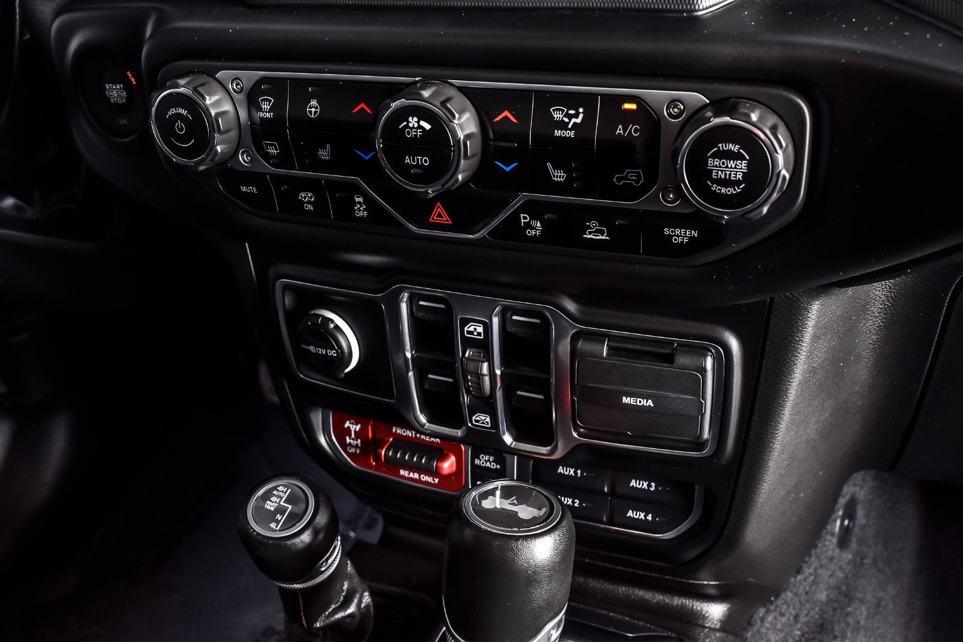 Used 2023 Jeep Wrangler Unlimited Rubicon 392 w/ Xtreme Recon 35" Tire Package AWD/4WD image 28