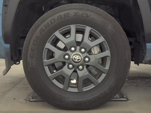 Used 2025 Toyota 4Runner SR5 AWD/4WD image 22