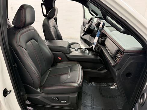 Used 2023 Ford Expedition Limited AWD/4WD image 16