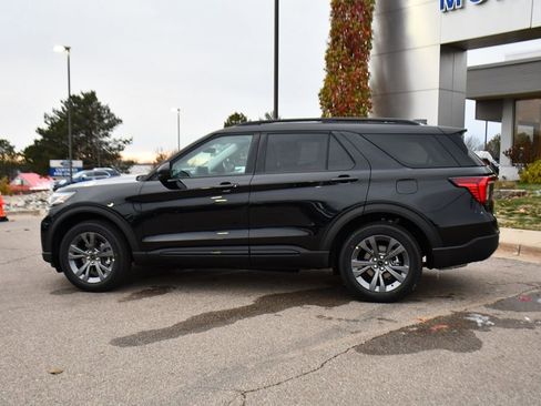 Used 2026 Ford Explorer Active w/ Active Comfort Package image 3