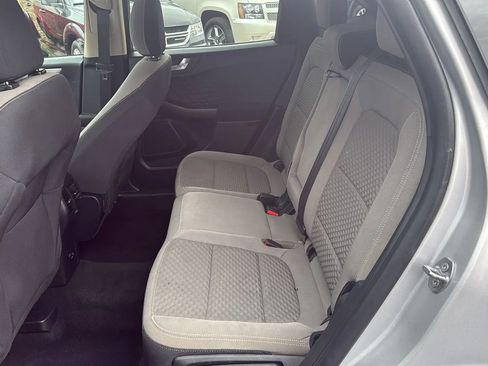 Used 2020 Ford Escape SE image 6