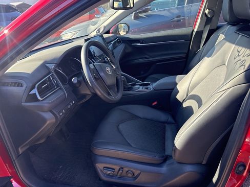 Used 2024 Toyota Camry image 8