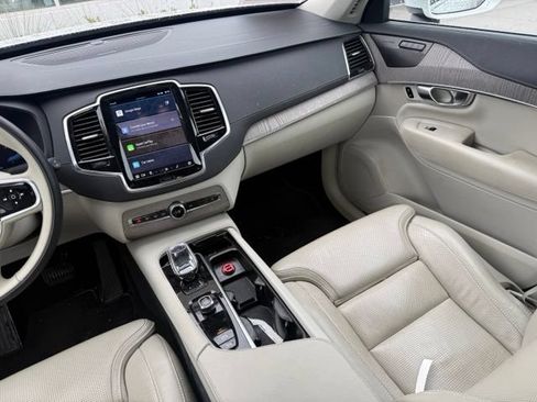 Used 2023 Volvo XC90 T8 Ultimate AWD/4WD image 10