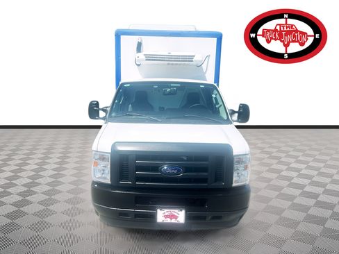 Used 2023 Ford E-350 and Econoline 350 Super Duty w/ Power Windows & Locks Group RWD image 2