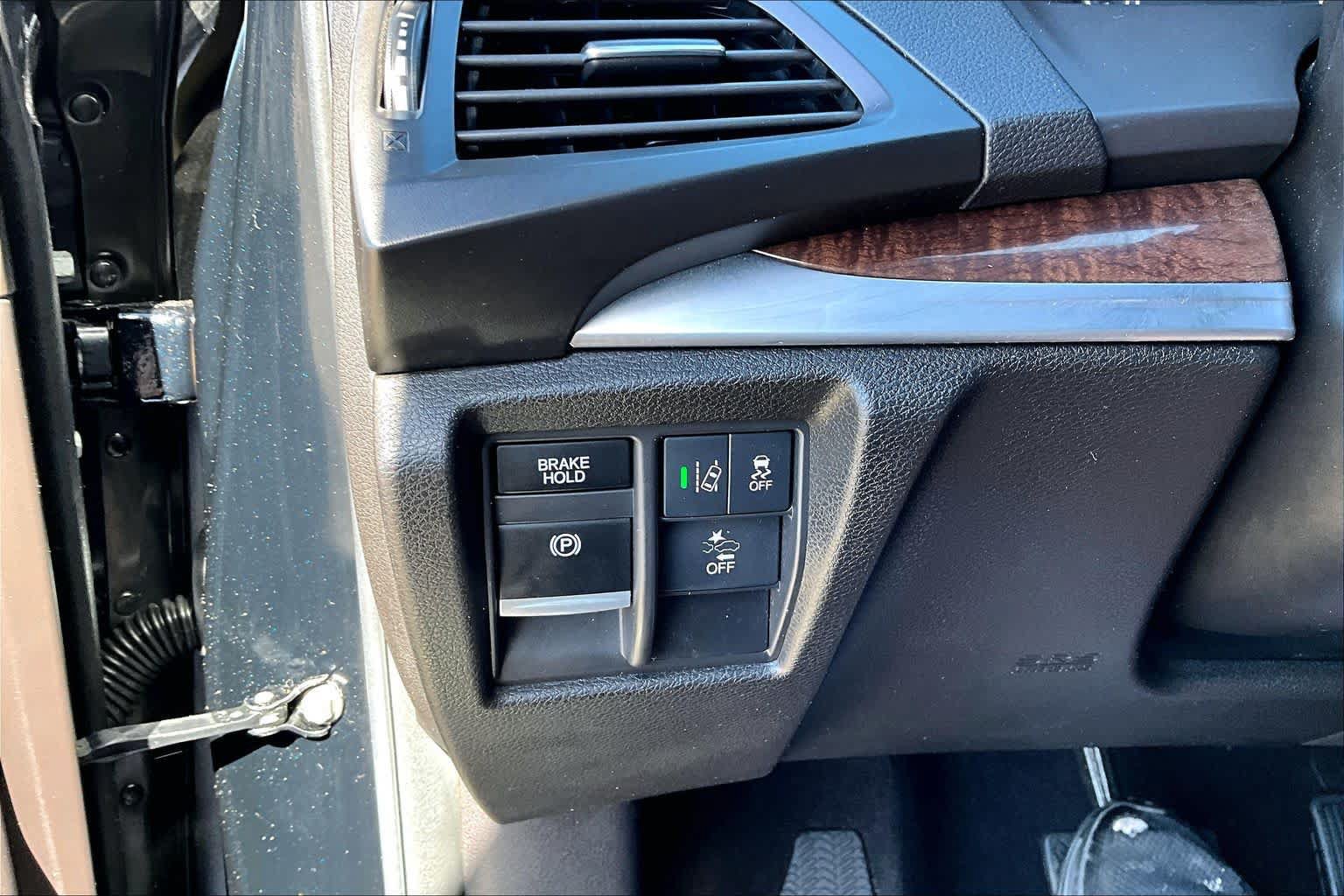 Used 2020 Acura MDX FWD image 33