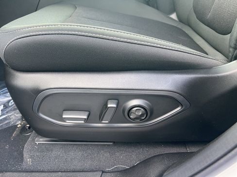 New 2025 Jeep Grand Cherokee Laredo X image 21