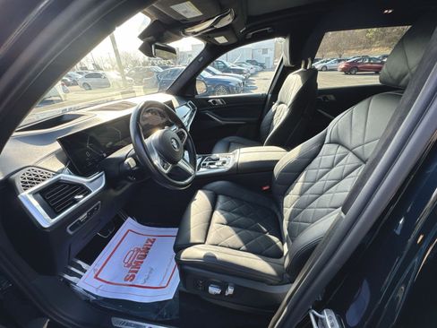 Used 2023 BMW X7 xDrive40i w/ M Sport Package image 10