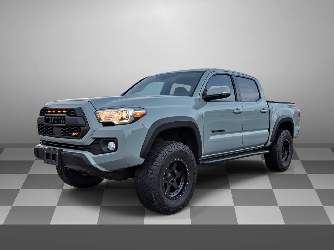 Used 2022 Toyota Tacoma TRD Off-Road w/ Technology Package AWD/4WD image 3