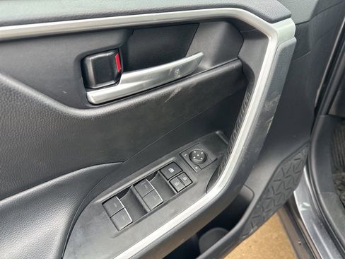 Used 2025 Toyota RAV4 XLE image 15