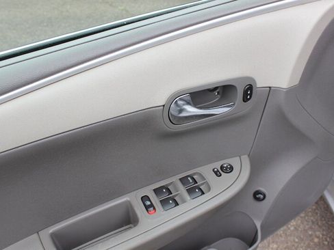 Used 2010 Chevrolet Malibu LS FWD image 11