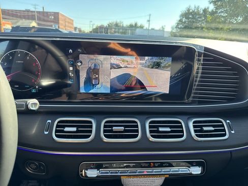 New 2026 Mercedes-Benz GLS 450 4MATIC image 34