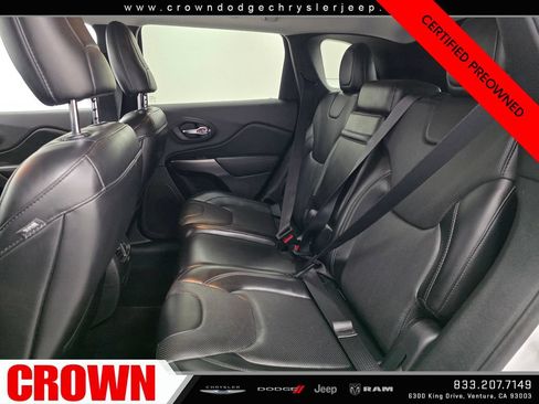 Certified 2019 Jeep Cherokee Overland w/ Technology Group AWD/4WD image 17