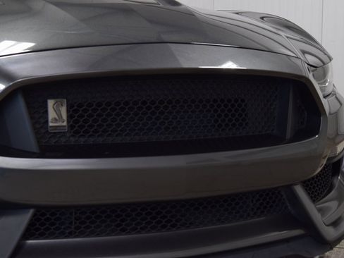 Used 2017 Ford Mustang Shelby GT350 image 11