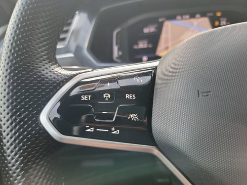 Used 2022 Volkswagen Tiguan SEL R-Line AWD/4WD image 18