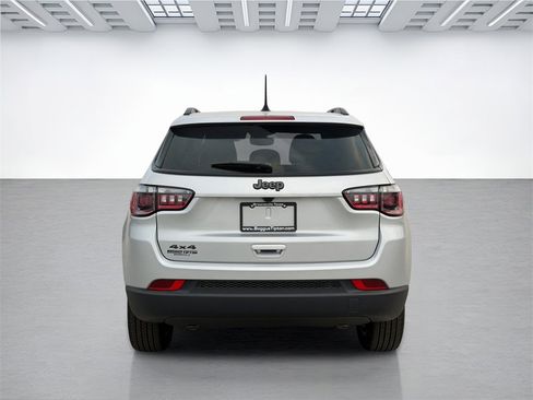 New 2026 Jeep Compass Latitude image 4