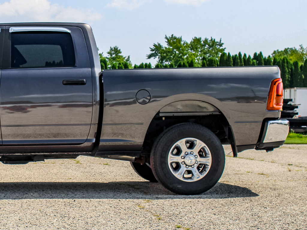 Used 2025 RAM 3500 Big Horn AWD/4WD image 42