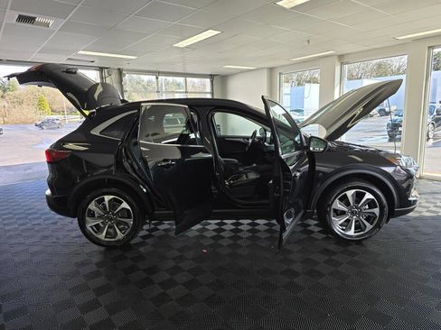 Used 2024 Ford Escape Platinum image 18