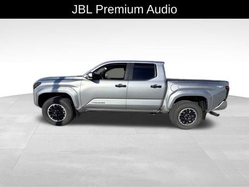 Used 2024 Toyota Tacoma TRD Off-Road w/ TRD Off Road Upgrade Package AWD/4WD image 4