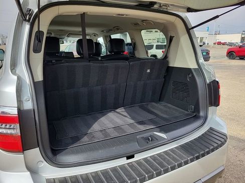 Used 2024 Nissan Armada SL image 9