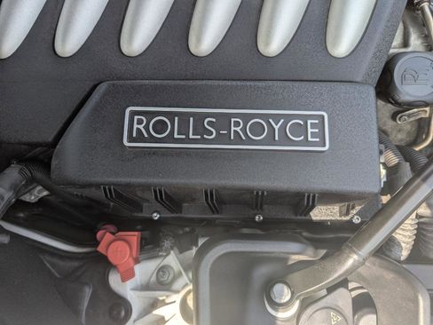 Used 2018 Rolls-Royce Dawn RWD image 57