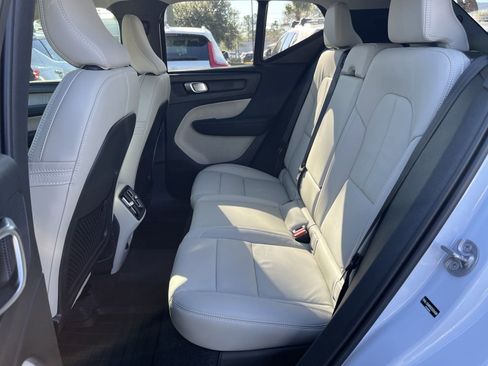 New 2025 Volvo XC40 B5 Ultra w/ Protection Package Premier image 33