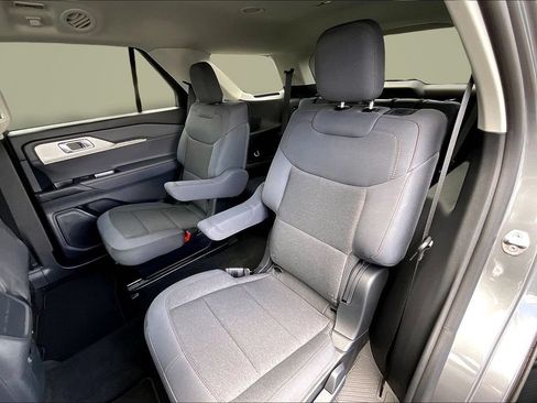 Used 2026 Ford Explorer Active RWD image 23