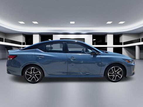 Used 2025 Nissan Sentra SR FWD image 7