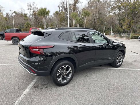 Used 2024 Chevrolet Trax LT w/ Driver Confidence Package image 3