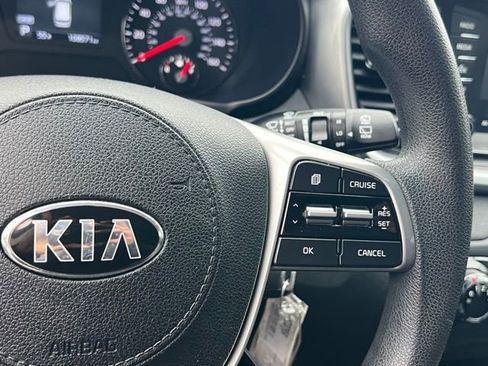 Used 2019 Kia Sorento LX image 21