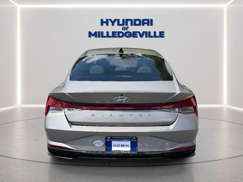 Used 2023 Hyundai Elantra Limited FWD image 5