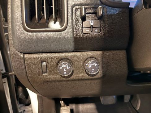 Used 2022 Chevrolet Colorado Z71 AWD/4WD image 17