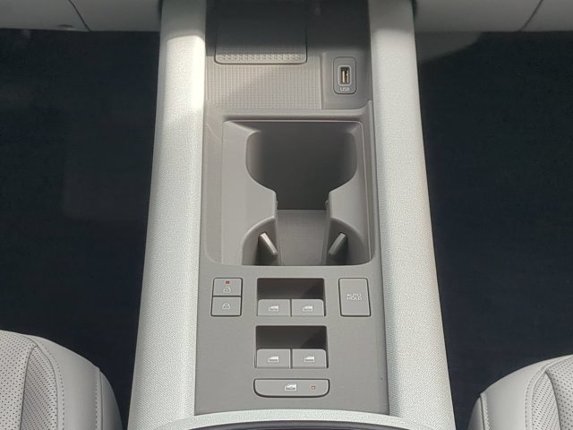 Used 2025 Hyundai Ioniq 6 SEL RWD image 17