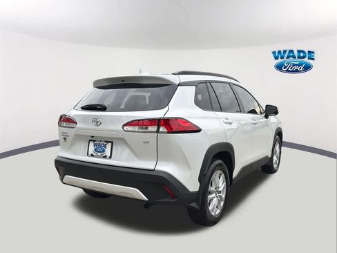 Used 2024 Toyota Corolla Cross LE image 5