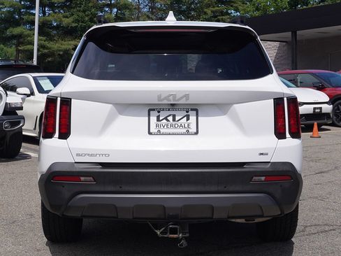 Used 2023 Kia Sorento S w/ Panoramic Sunroof Package AWD/4WD image 14