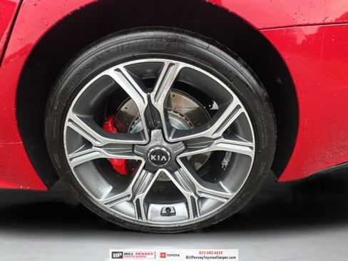 Used 2018 Kia Stinger GT2 image 19