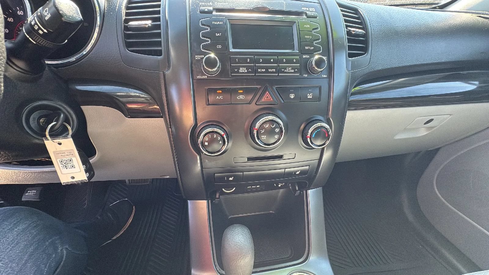 Used 2011 Kia Sorento LX w/ Convenience Pkg FWD image 24