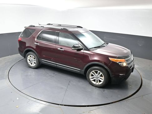 Used 2011 Ford Explorer XLT w/ 202A Rapid Spec Order Code AWD/4WD image 14