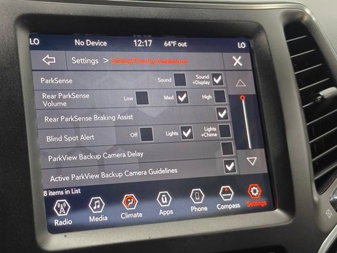 Used 2019 Jeep Cherokee Trailhawk AWD/4WD image 38