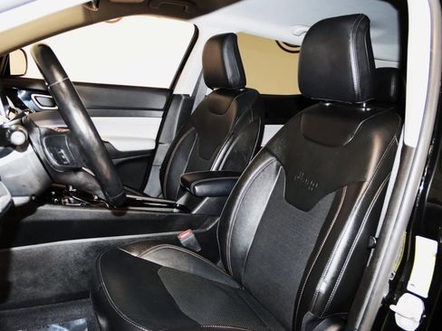 Used 2022 Jeep Compass Limited image 34