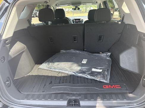 Used 2023 GMC Terrain SLE w/ Driver Convenience Package FWD image 31