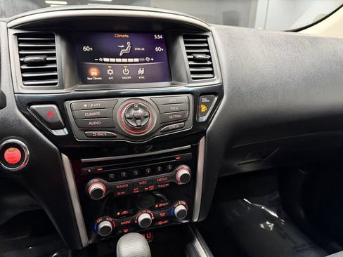 Used 2020 Nissan Pathfinder S AWD/4WD image 25