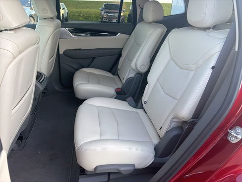 Used 2024 Cadillac XT6 Premium Luxury w/ Technology Package AWD/4WD image 10