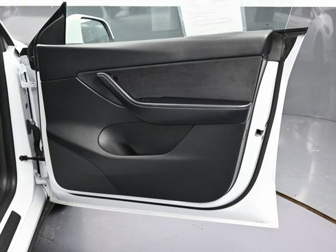 Used 2022 Tesla Model Y Performance image 40