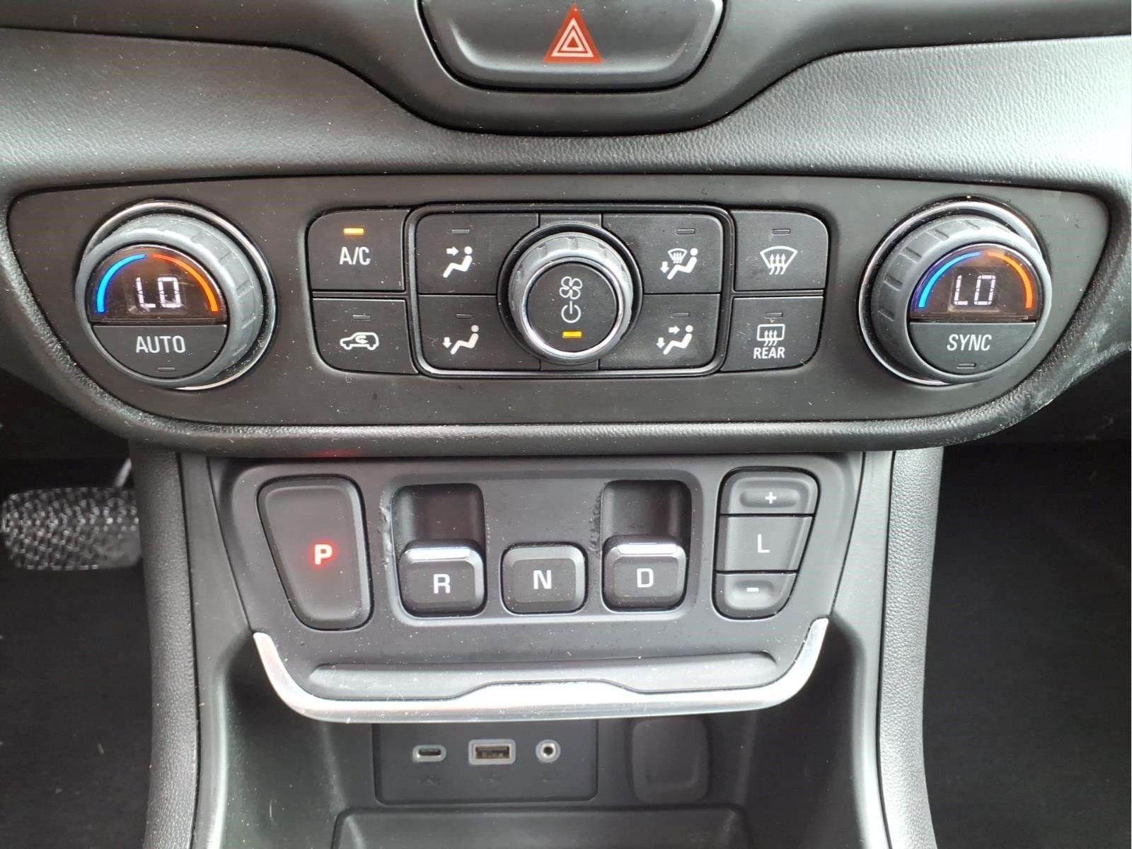 Used 2019 GMC Terrain SLE w/ Driver Convenience Package AWD/4WD image 15
