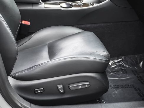 Used 2011 Lexus IS 250 w/ Premium Pkg Value Edition RWD image 24