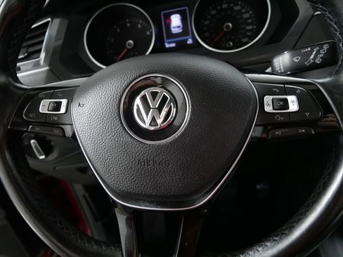 Used 2018 Volkswagen Tiguan SEL image 25