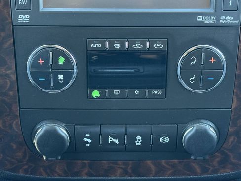 Used 2014 GMC Sierra 2500 Denali AWD/4WD image 21
