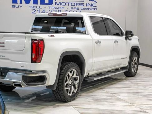 Used 2022 GMC Sierra 1500 SLT AWD/4WD image 14