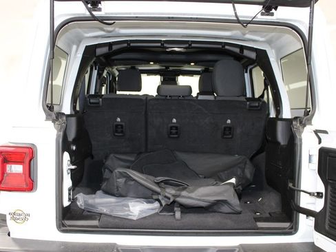 Used 2025 Jeep Wrangler Unlimited Sahara w/ Safety Group image 13